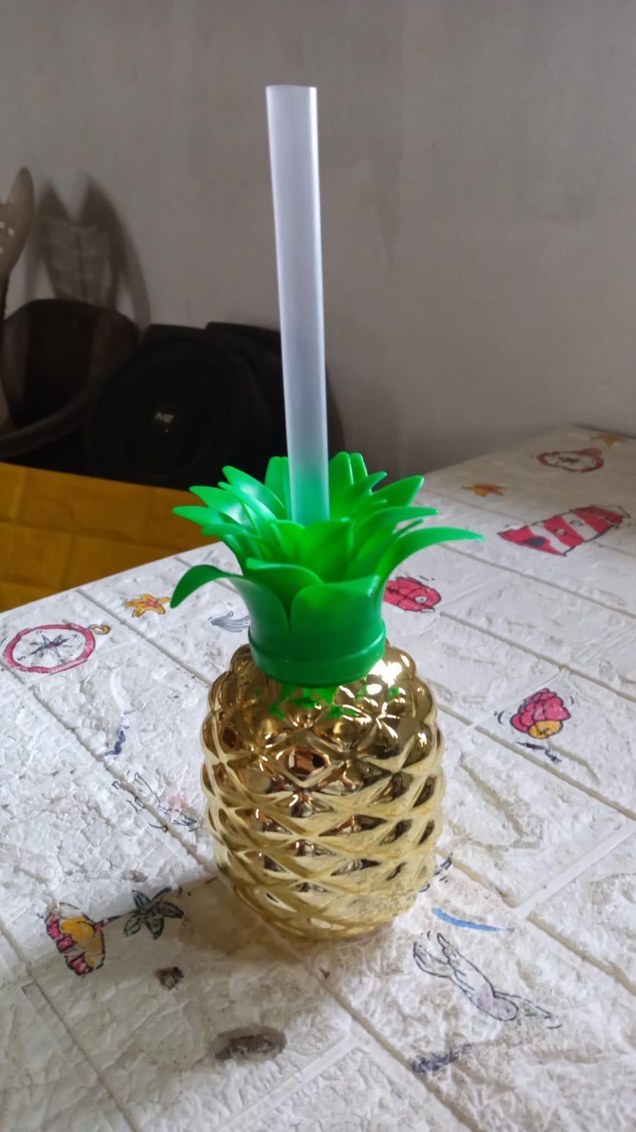 Plastic Pineapple Cups with Straw (1 Pc) - Party Favors, Hawaiian, Beach - infinityexculsivestore.com