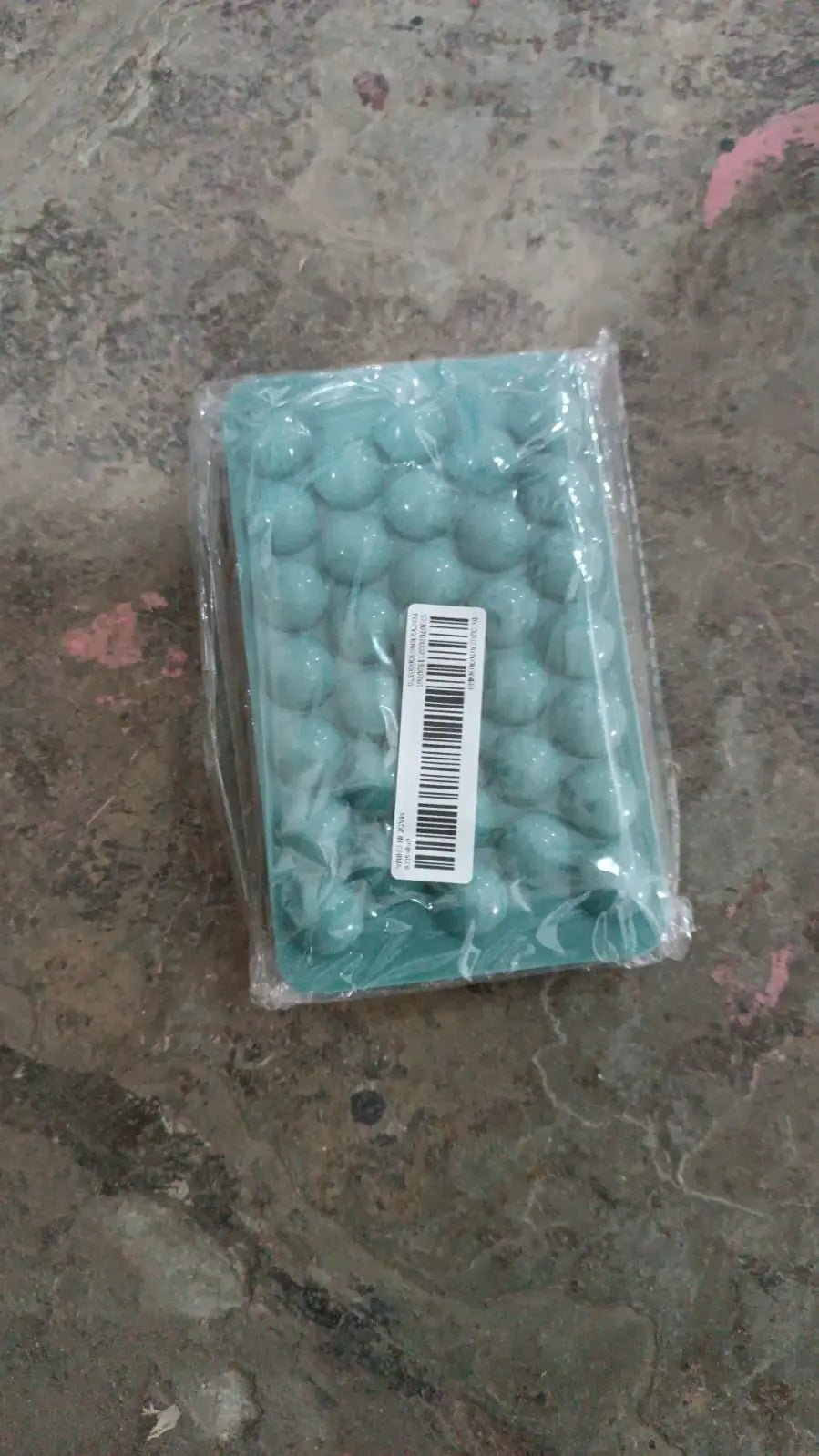 Plastic Round Reusable Ice Cube Ice Ball Mold / Lollipop Candy Maker 33 Moulds (16.5×10 Cm / 1 Pc) - infinityexculsivestore.com