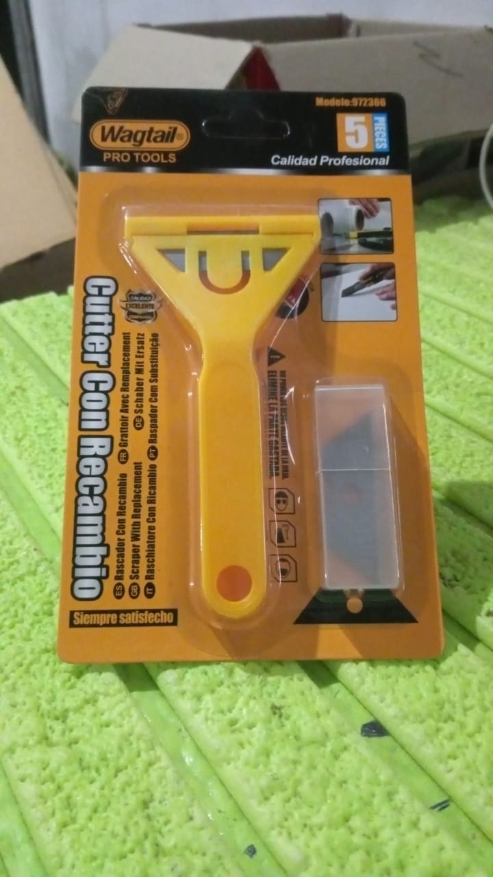 Plastic Scraper Cutter With 5 Blades - infinityexculsivestore.com