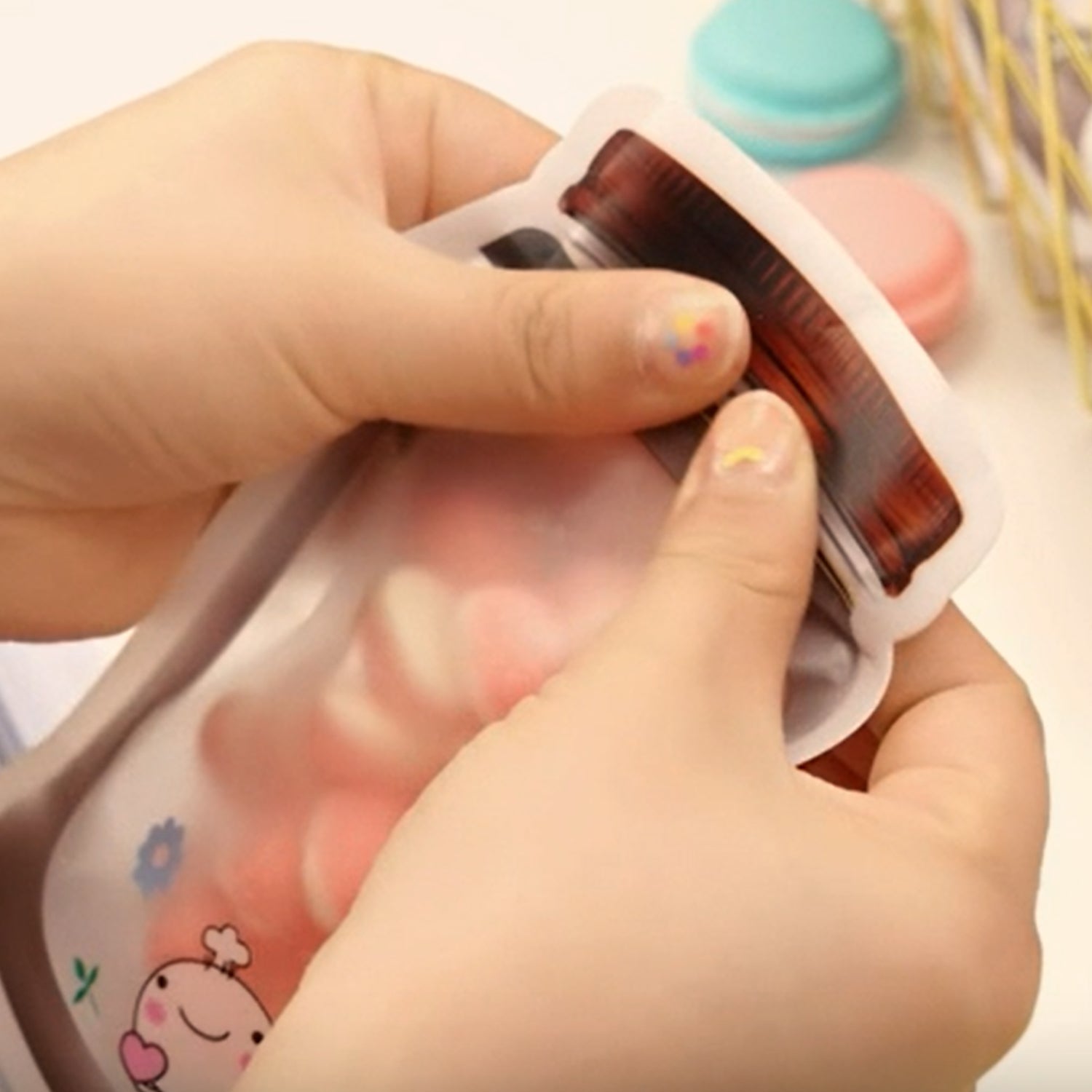 Plastic Transparent Medium Jar Shaped Pouch With Zipper (1 Pc) - infinityexculsivestore.com