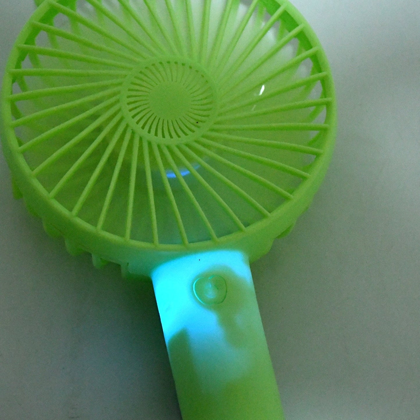 Portable Classic Hand Fan - 3 - Speed Table Fan for Personal Desk, Suitable for Office, School, and Home Use (Battery Not Included) - infinityexculsivestore.com