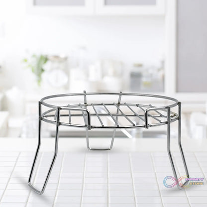 Pot stand with intricate design for indoor or outdoor use