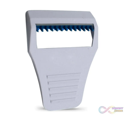 Women's bikini razor in protective cap