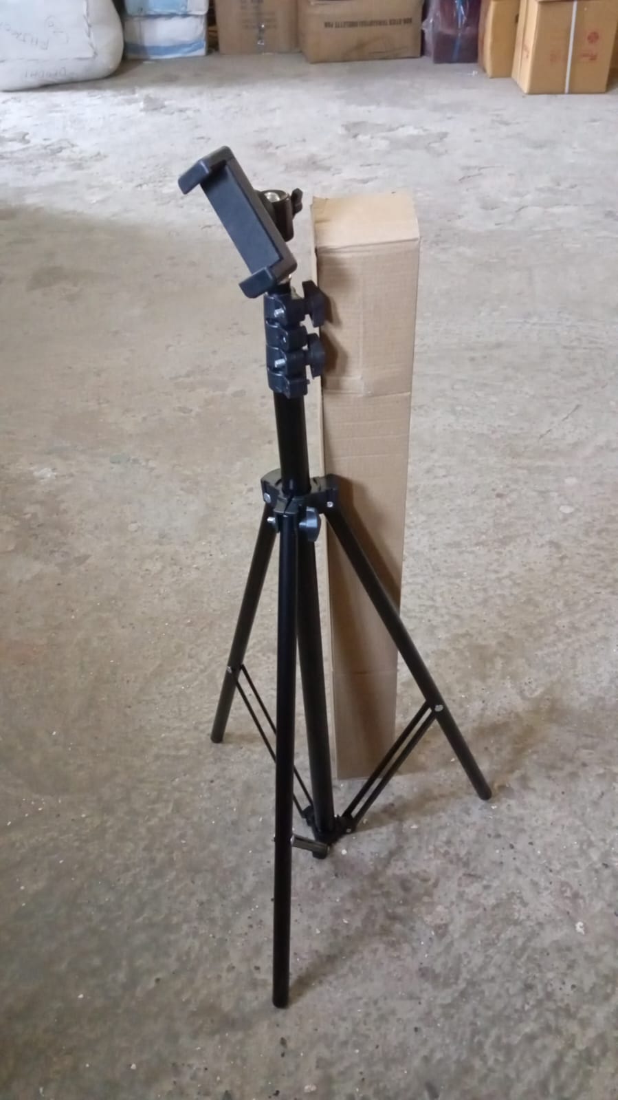 Professional Tripod with Multipurpose Head for Low Level Shooting, Panning for All DSLR Camera Photography Tripod Stand Folding Photo Stand Maximum Height 170 Cm - infinityexculsivestore.com