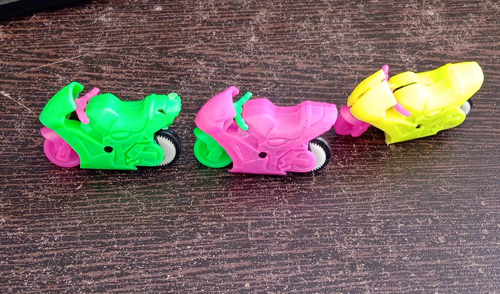Pull Back Motorcycle Toys, Tiny Gift Latte Motorcycles Toy for Kids Boys Age 3 - 8 Year Old - infinityexculsivestore.com
