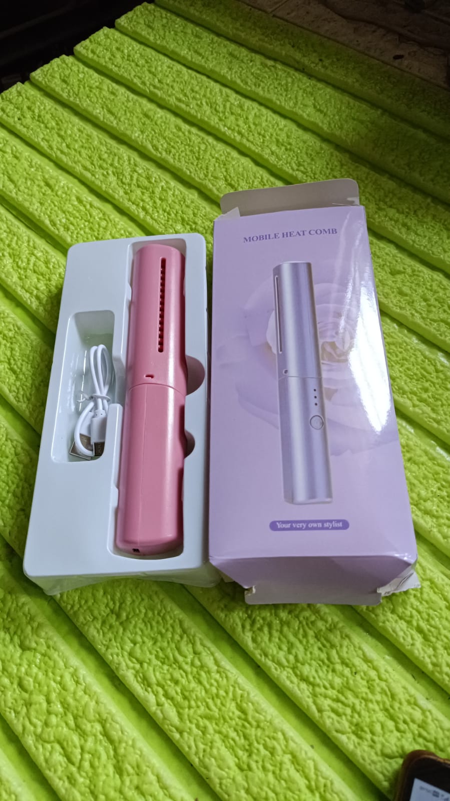 Rechargeable Mini Hair Straightener, Travel Portable USB Charging Cordless Hair Straightener Bursh, Three Temperature Adjustments Flat Iron Comb (1 Pc) - infinityexculsivestore.com