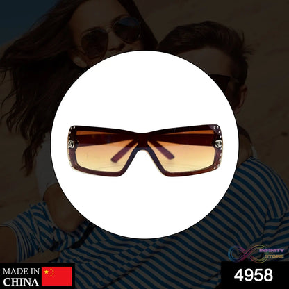 Vintage driving sunglasses with round lenses