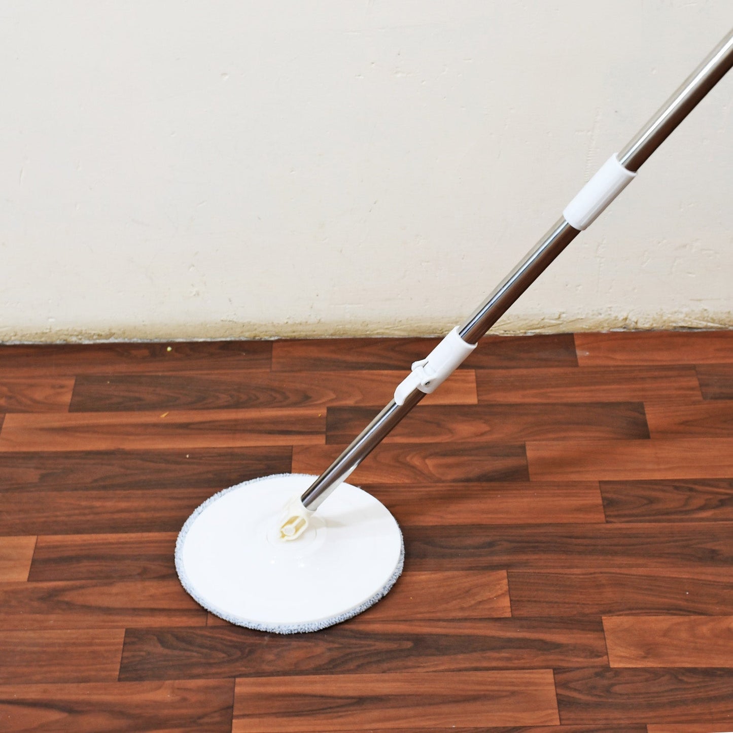 Round Shape Mop Head with 1 Pad Extra Clean Water Spin Mop with Separate Water Bucket, Suitable for All Types of Flooring, Separates Dirty and Clean Water, Wet - infinityexculsivestore.com