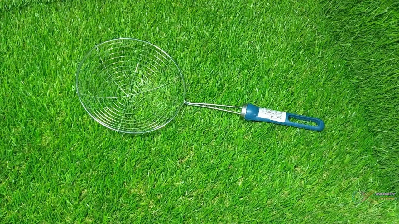 Mesh strainer for deep frying