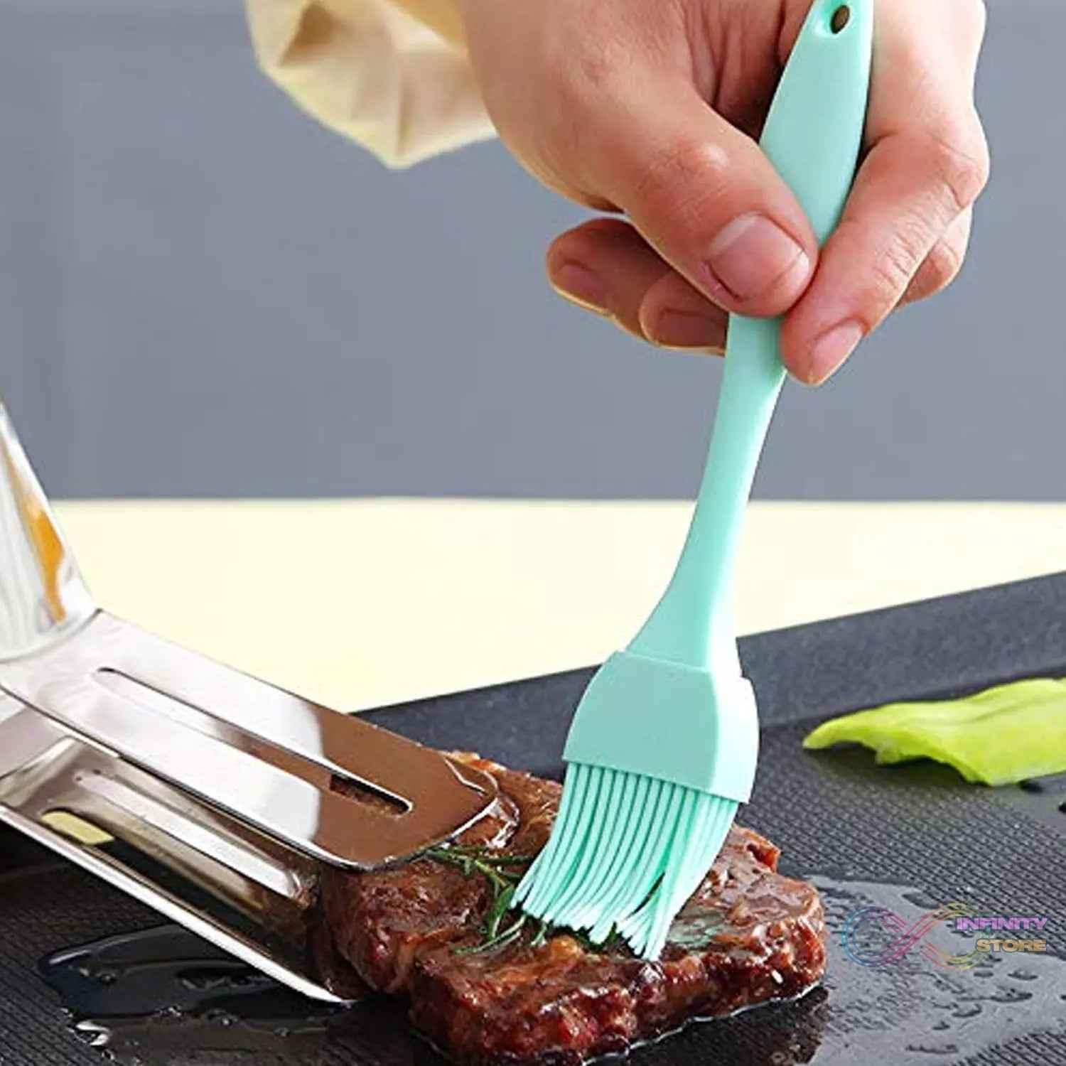 Silicone Kitchen Oil Spatula Brush with Handle Pastry / Cake Brush (17 cm / 1 Pc) - infinityexculsivestore.com