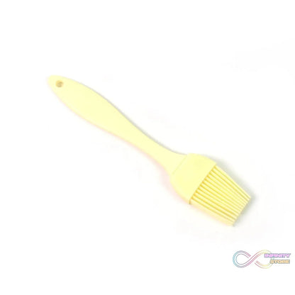 Silicone Kitchen Oil Spatula Brush with Handle Pastry / Cake Brush (17 cm / 1 Pc) - infinityexculsivestore.com
