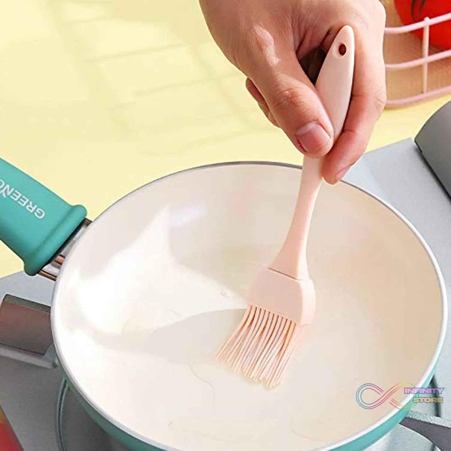 Silicone Kitchen Oil Spatula Brush with Handle Pastry / Cake Brush (17 cm / 1 Pc) - infinityexculsivestore.com