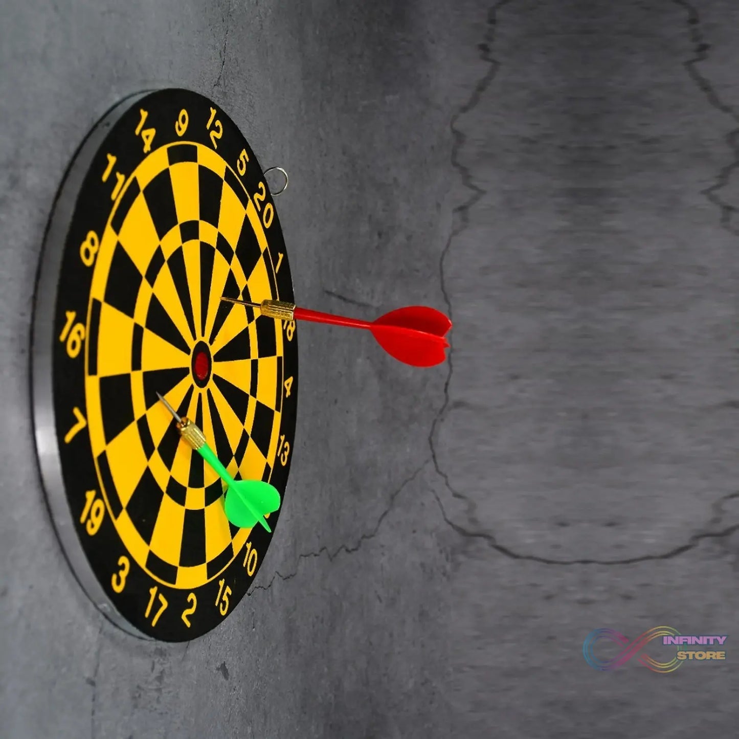 Dartboard set with 2 darts for kids' games