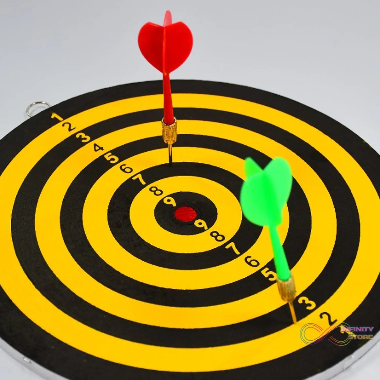 Compact dartboard set with 2 darts for children