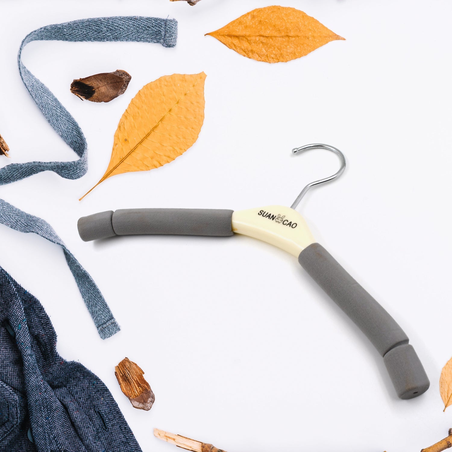 Solid Sponge Hanger Non - Slip Hanger (1 Pc / Mix Color / B Grade) - infinityexculsivestore.com