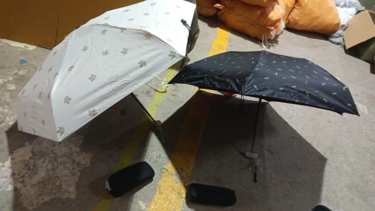 3-Fold Umbrella Summer Sun and Rain Protection Foldable Cute Umbrella || UV Protection Rain Sun Umbrella || Travel Accessories || Umbrella for Children, Girls, and Boys (1 Pc / With Zip Case)  - infinityexculsivestore.com