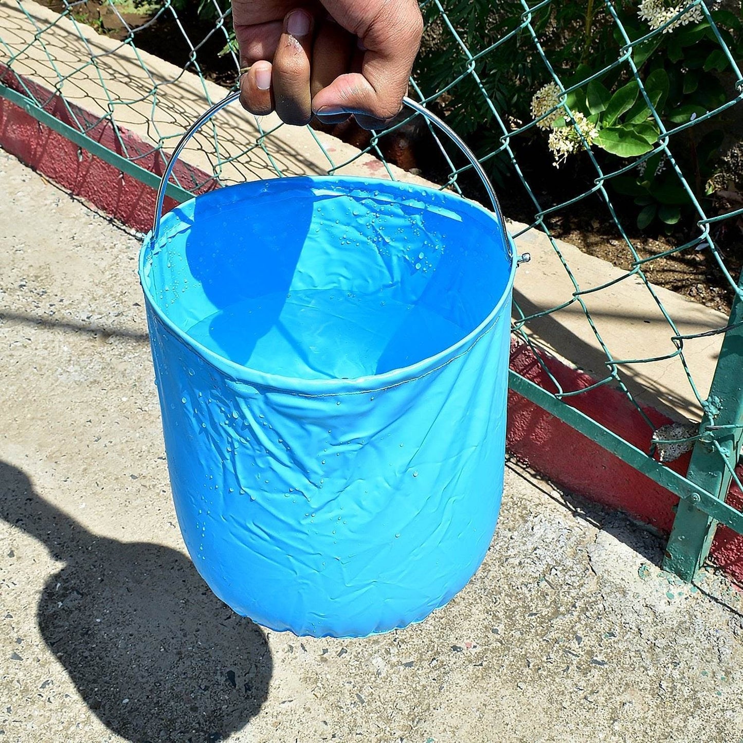 Folding Bucket, Portable, Round Bucket, Simple Bucket, With Handle, Multi-functional, For Outdoor Use, Fishing, Car Washing, Cleaning, Disaster Prevention, Portable, Lightweight, Durable (1 pc / Mix Color) - infinityexculsivestore.com