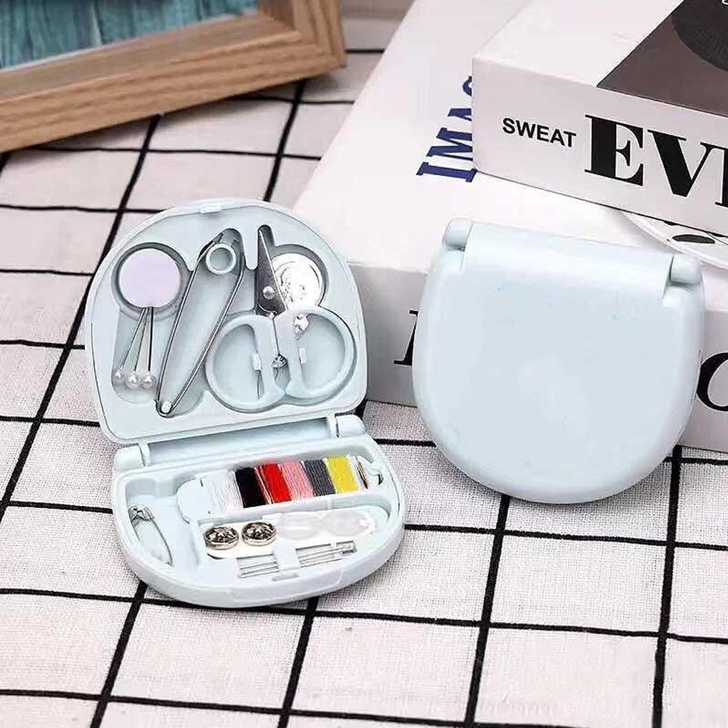 Mini Travel Sewing Kit DIY Sewing Portable Sewing Tool Kits Plastic Sewing Kit Box Beginner Friendly Emergency Sewing Repair Kit with Threads Scissors Hand Sewing Needles - infinityexculsivestore.com