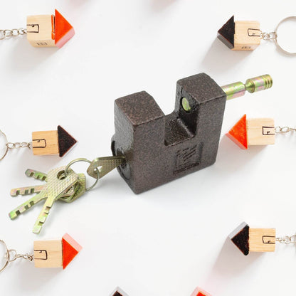 Iron lock, Brass Core and Thickened Spray Black Iron Door Lock With 5 pc Keys for Home Dormitory, Waterproof Antirust Anti-theft locks Outdoor Gate Shed Locks Warehouse Big Iron Door Drawer Lock (63 mm ) - infinityexculsivestore.com