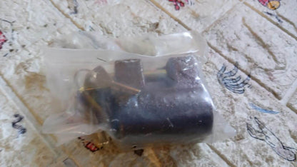 Iron lock, Brass Core and Thickened Spray Black Iron Door Lock With 5 pc Keys for Home Dormitory, Waterproof Antirust Anti-theft locks Outdoor Gate Shed Locks Warehouse Big Iron Door Drawer Lock (63 mm ) - infinityexculsivestore.com