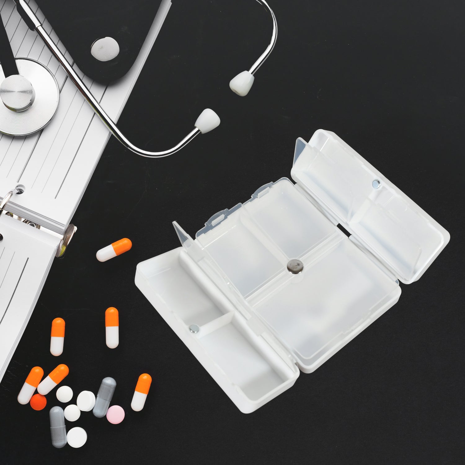 Magnetic Pill Organizer, 7 Compartments Portable Pill Case Travel Pill Organizer, Folding Design Pill Box for Purse Pocket to Hold Vitamins, Cod Liver Oil, Supplements, Medicine Box (1 Pc) - infinityexculsivestore.com