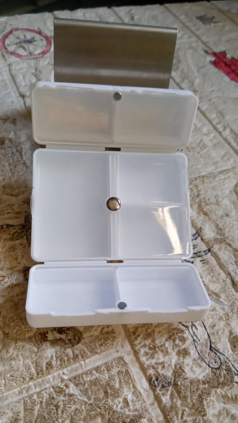 Magnetic Pill Organizer, 7 Compartments Portable Pill Case Travel Pill Organizer, Folding Design Pill Box for Purse Pocket to Hold Vitamins, Cod Liver Oil, Supplements, Medicine Box (1 Pc) - infinityexculsivestore.com