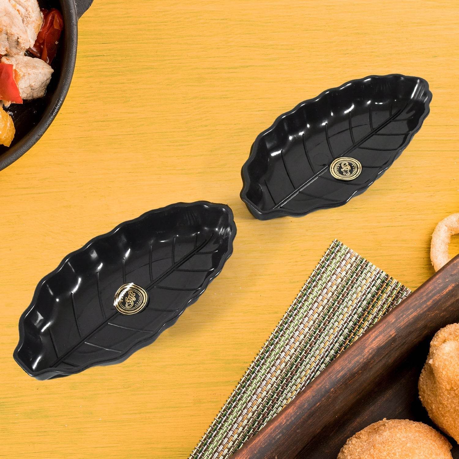 Ertiga Round Ceramic Bowl With Plastic leaf shape Serving platter Portable, Lightweight Breakfast, Serving Bowl | Highly Durable Material | Ideal for Rice, Pasta, Desserts Home & Kitchen Serving Bowl & platter (4 Pcs set) - infinityexculsivestore.com