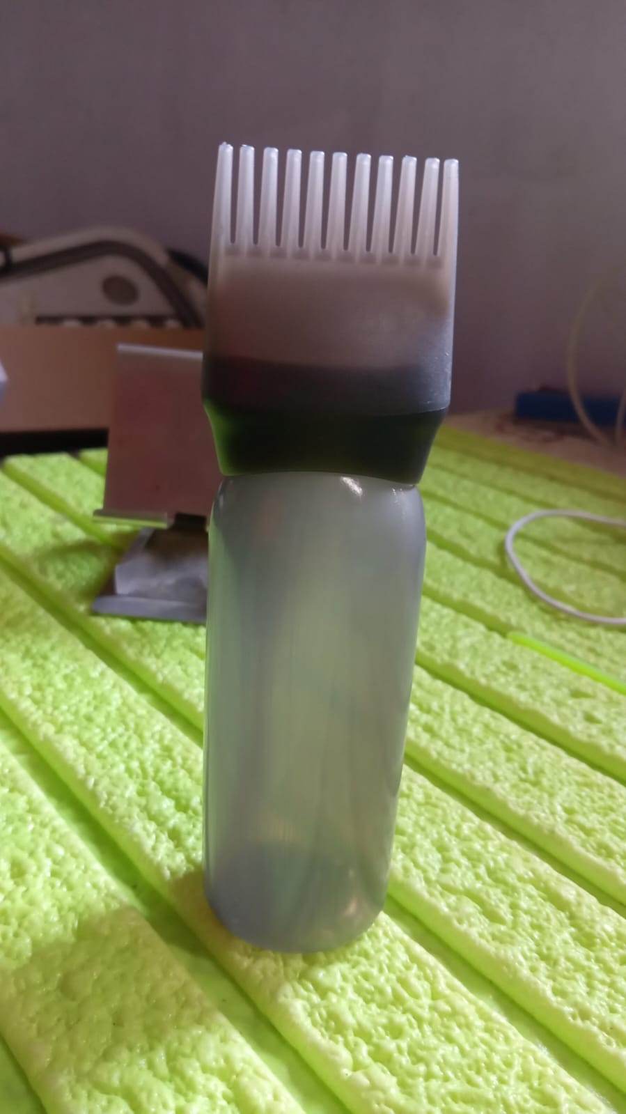 Comb Applicator Bottle, Hair Oil Applicator Bottle for Hair Dye Bottle Applicator Brush with Graduated Scale, Professional Brush Applicator Comb Hairdressing Coloring Styling Tool (1 Pc) - infinityexculsivestore.com