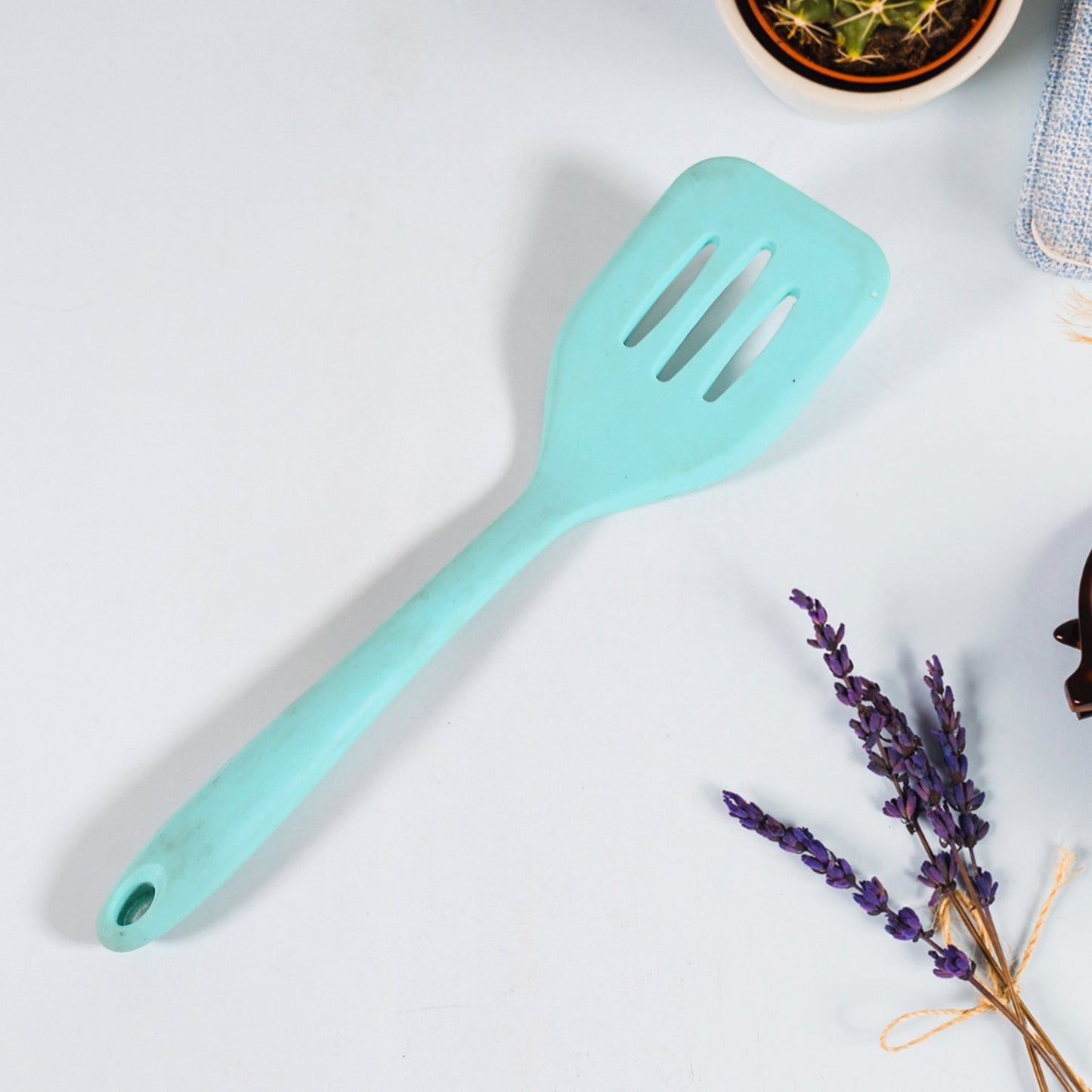 Multipurpose Silicone Spoon, Silicone Basting Spoon Non - Stick Kitchen Utensils Household Gadgets Heat - Resistant Non Stick Spoons Kitchen Cookware Items For Cooking and Baking (1 pc) - infinityexculsivestore.com