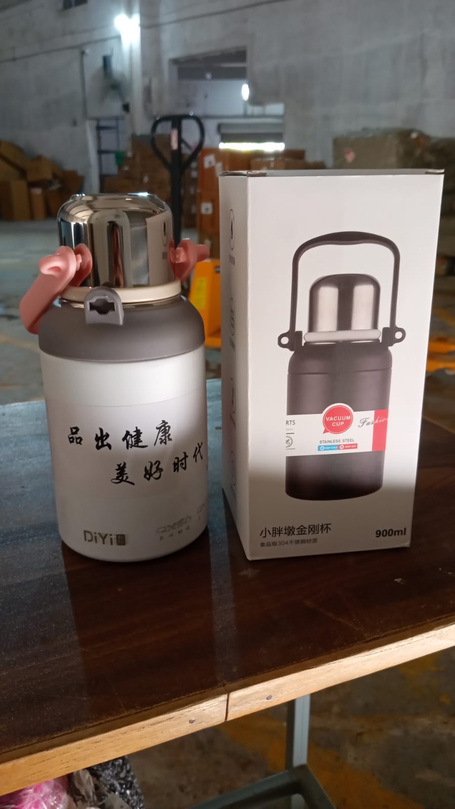 Stainless Steel Vacuum Insulated Water Bottle / Cup | Leak Proof Flask for Tea Coffee | Reusable Water Bottle with Hanging Strap | Bottle for Hot & Cold Drinks Wide Mouth Water Flask (900 ML / Mix Color) - infinityexculsivestore.com