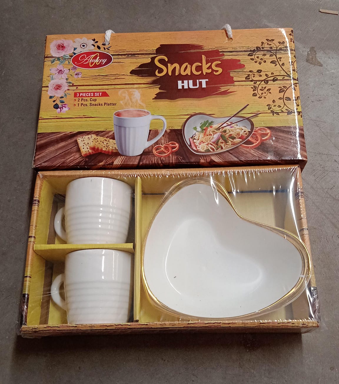 Snacks Hut Ceramic Tea / Cups Set With Heart Shape Plastic Serving Platter, Milk Cup / Mug, Coffee Cup, Tea Cup BPA Free Food Grade, or Outdoor for Household Gift For Birthday (3 Pcs Set) - infinityexculsivestore.com